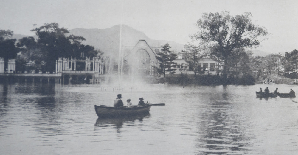 開道50年記念北海道博覧会第1会場「菖蒲池噴水」
